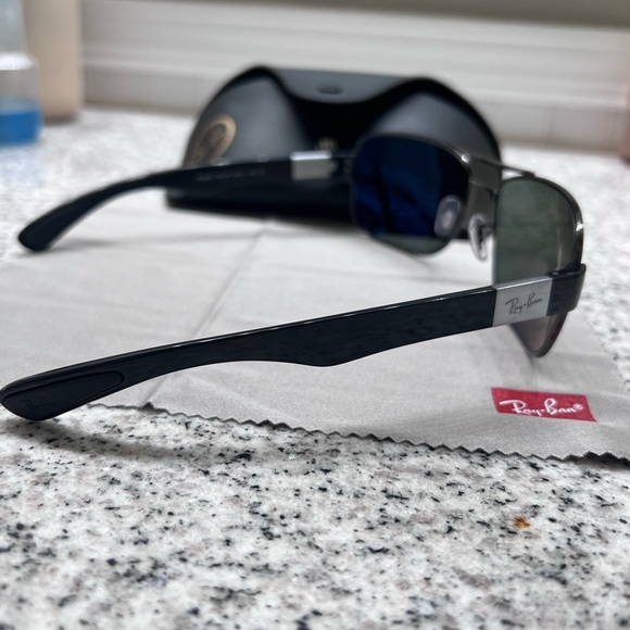 ✨EUC✨ Ray-Ban Gunmetal Square Sunglasses - Picture 5 of 10